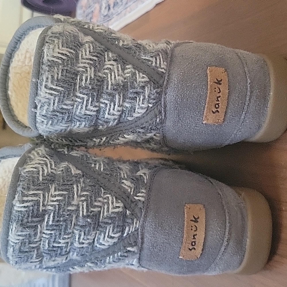 Sanuk Knit Boots - Picture 4 of 4